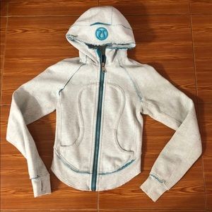 Lululemon size 4 scuba shaped hoodie